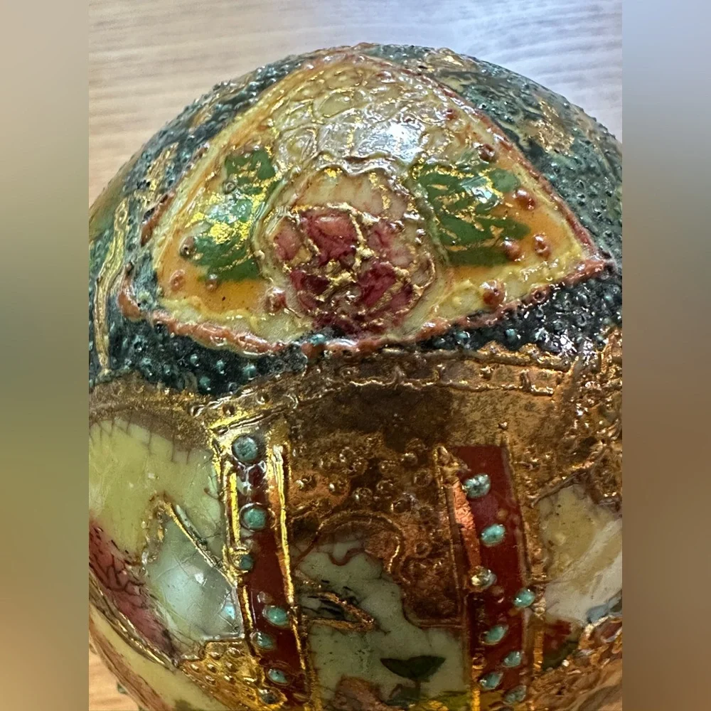 Vintage Hand-Painted Satsuma Egg | Gold Gilt Japanese Porcelain | Geisha Design